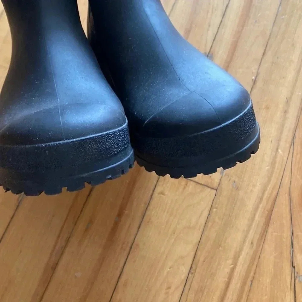 B2  rainboots‎ - Picture 3 of 6